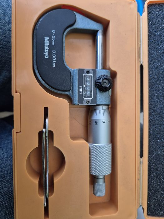 Mikrometr zewnętrzny z licznikiem Mitutoyo 193-111 (0-25 mm / 0,001 mm)