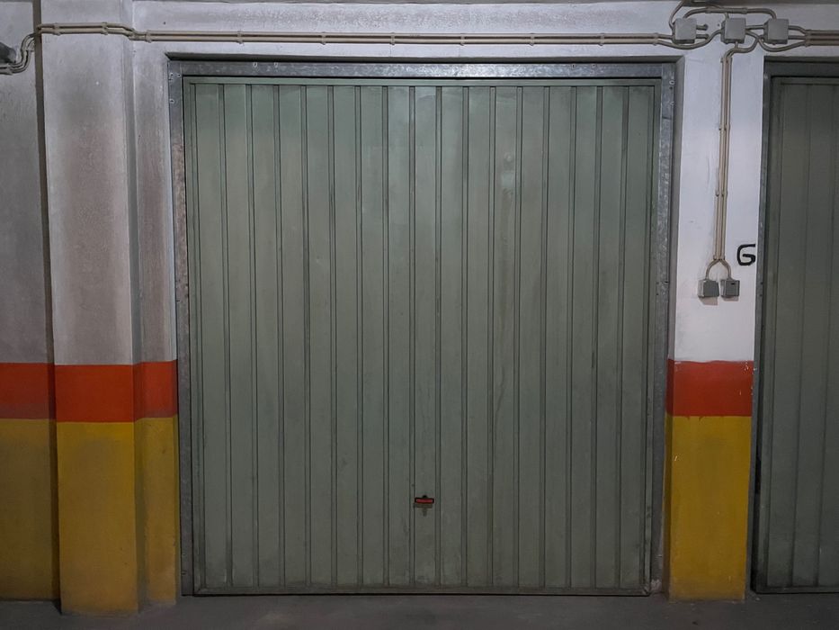 Garagem fechada de 36m2 para arrendamento