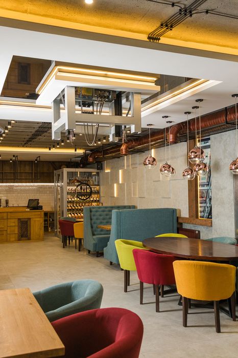 Готовий ресторан 442 м² біля VELES. Обладнання, інвентар, сонячна СЕС.