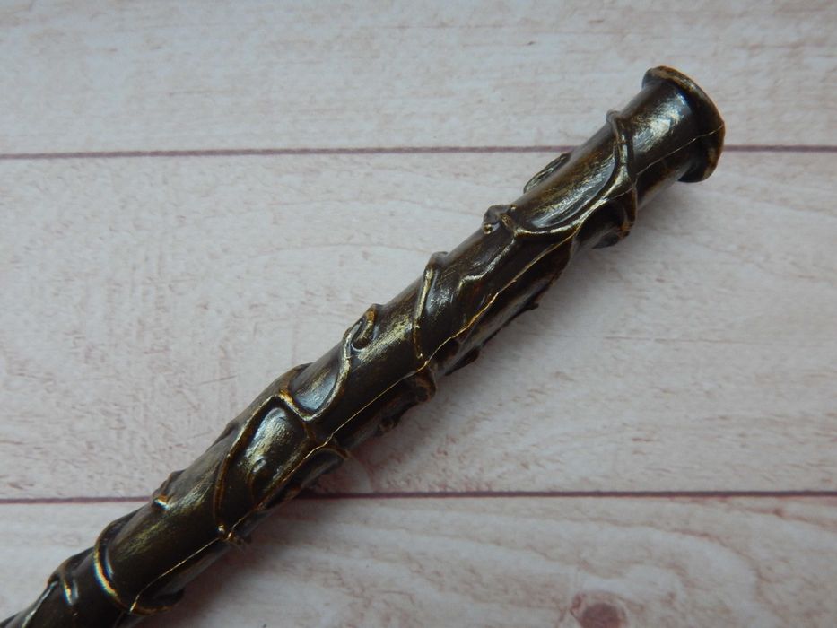 Чарівна паличка Гаррі Поттер, Волшебная палочка игрушка