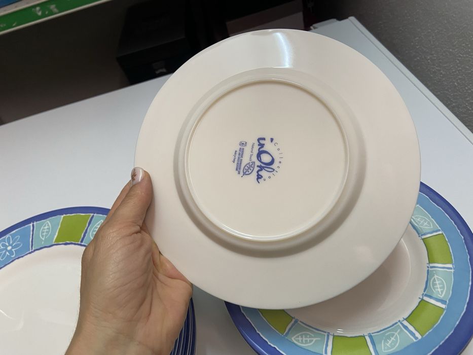 Pratos rasos e pratos de sopa nunca foram usados