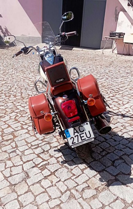 Moto UM Renegade 125 cc