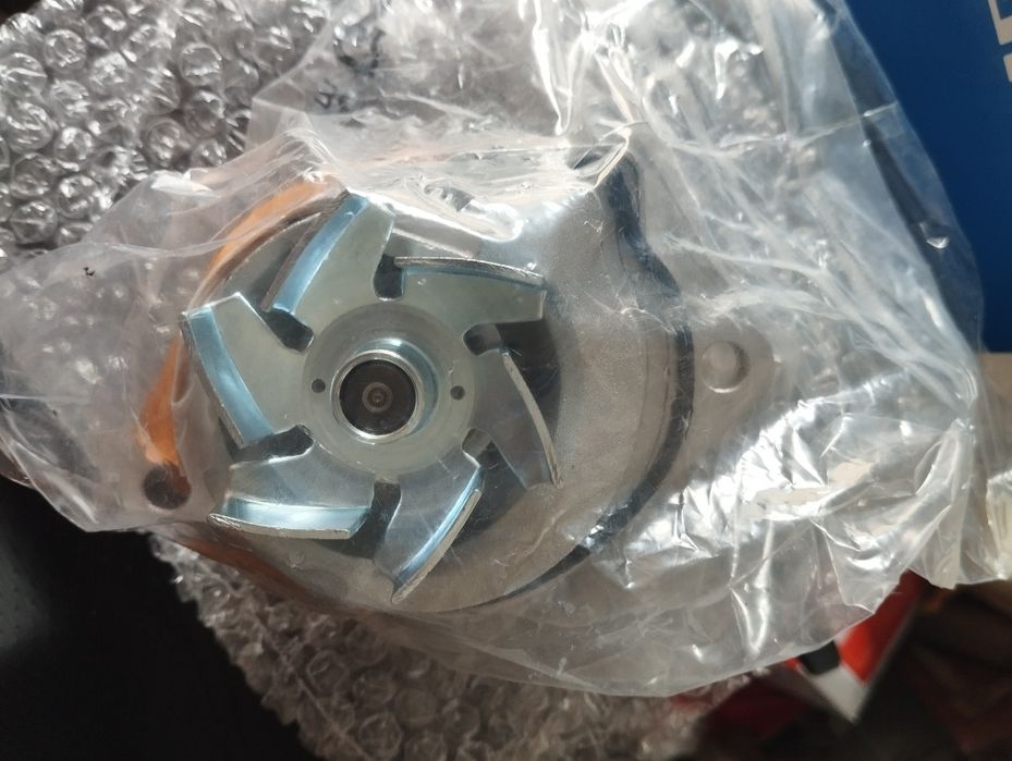 Помпа гольф 4 фірми SKF
