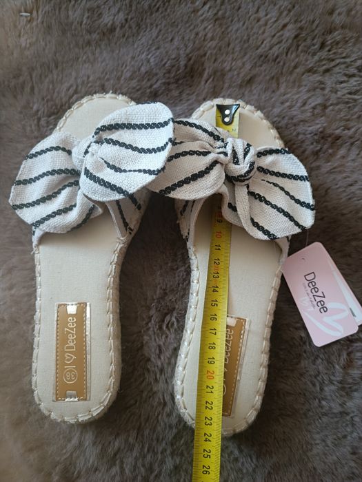 Nowe Klapki Espadryle DeeZee z Kokardą w Paski – Rozmiar 38