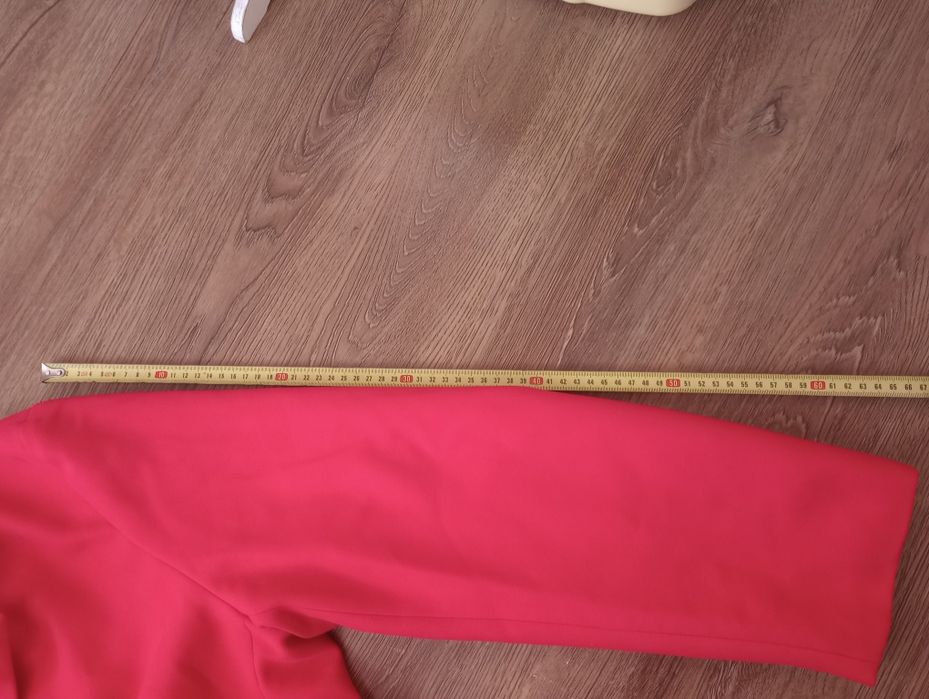 Czerwony żakiet marynarka płaszczyk