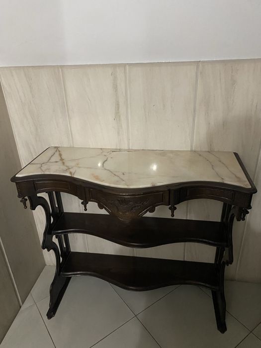 Credência em Madeira e Mármore