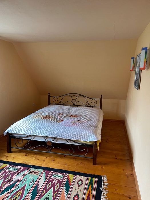 Продаж будинку 192 м2 в с. Шешори 11 сот. землі та гуцульський будинок