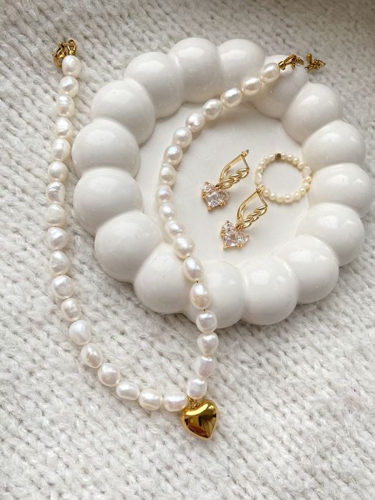 Подарунок дівчині .Чокери й намиста з натуральних перлин.Ручна робота