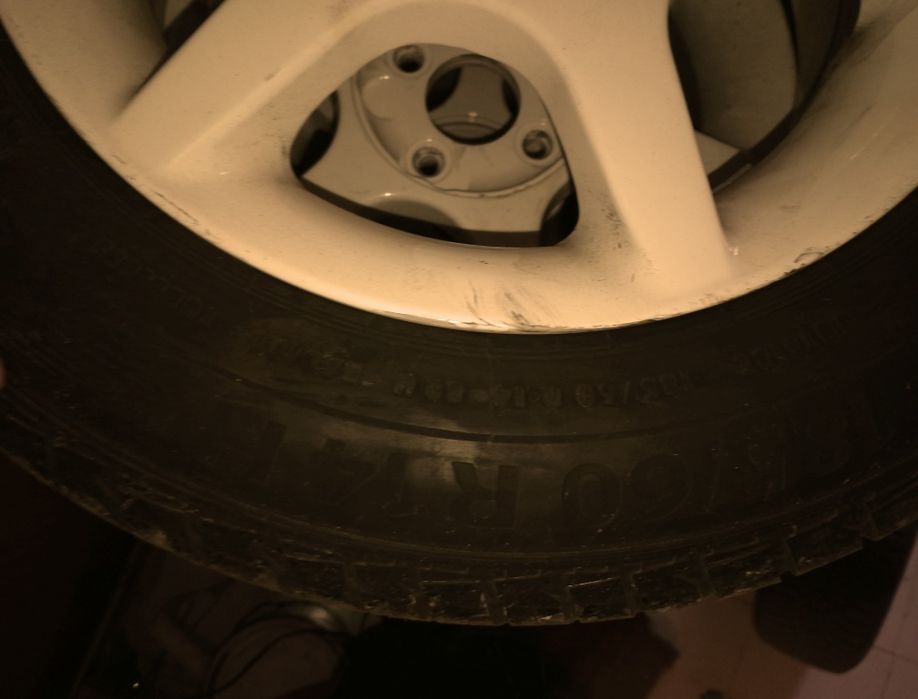 Jantes 14 com pneus novos. Furacão Fiat lancia