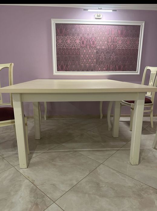 Крісла та столи для ресторанів