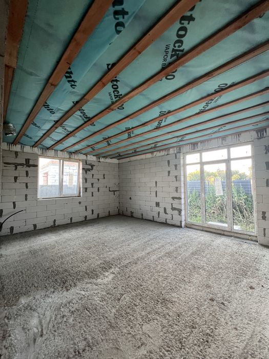 Продаю побудований одноповерховий дім  з власною ділянкою 4,5 сот. Планування супер. Газ по вулиці. Власник