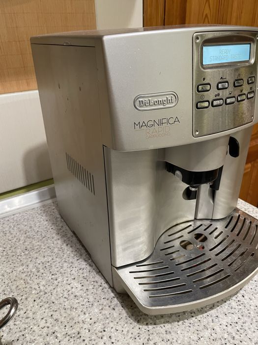 Кавомашина Delonghi MAGNIFICA