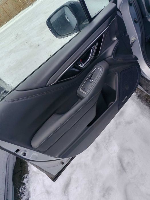 Komplet foteli z boczkami FOTELE SKÓRA Subaru Outback VI BT