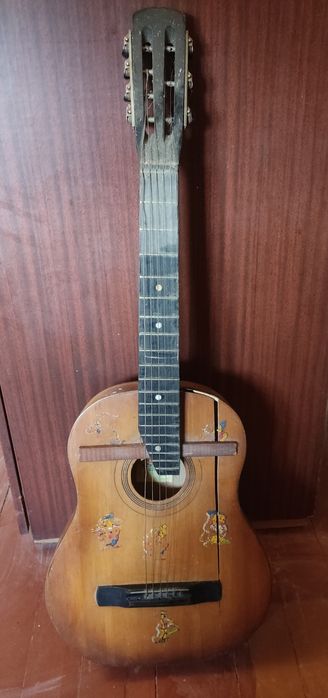 Продам гитару для музики
