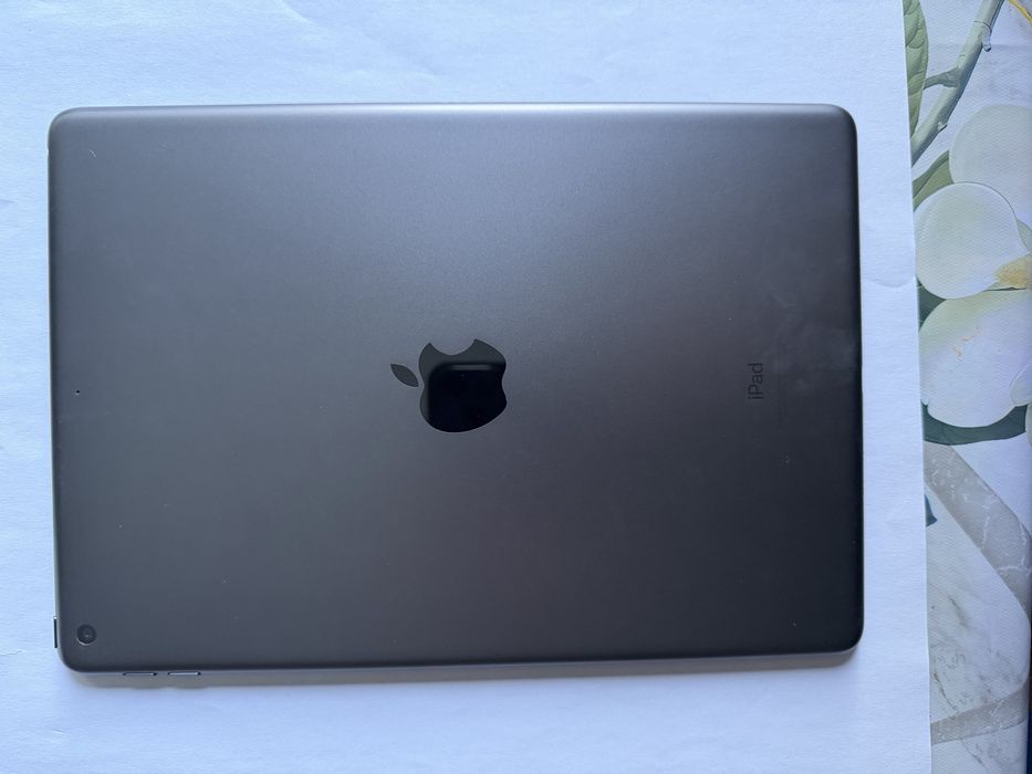 Продам iPad (9th Generation) 256 GB