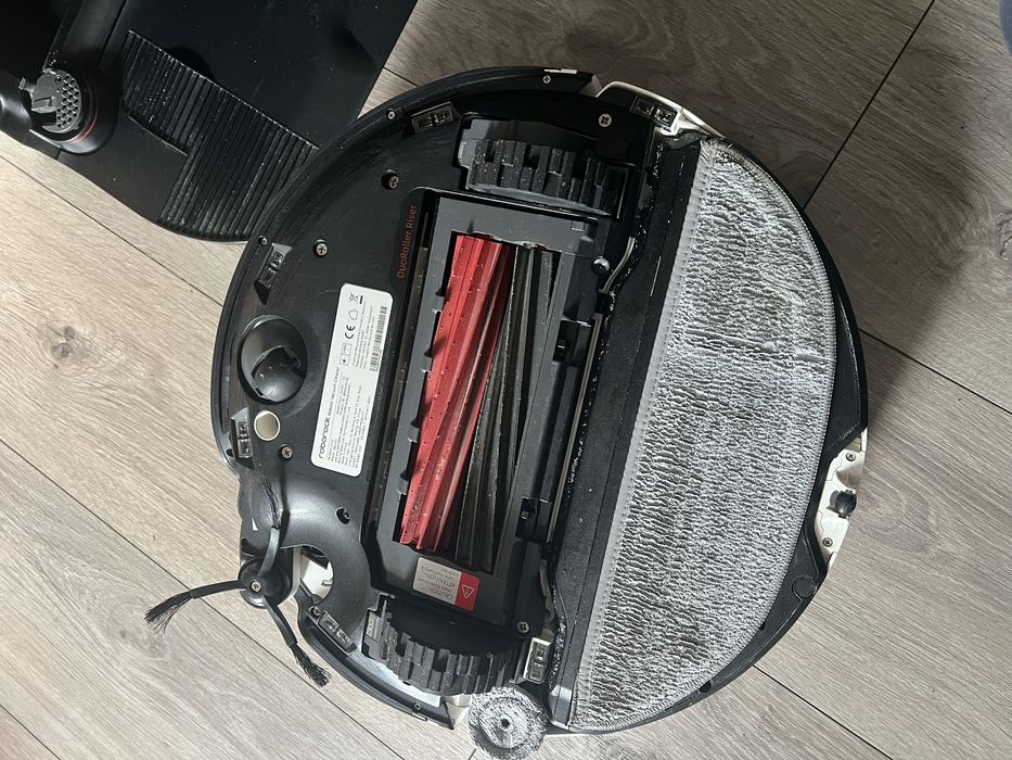 Roborock s8 maxv ultra. Stan bardzo dobry, w pelni sprawny!