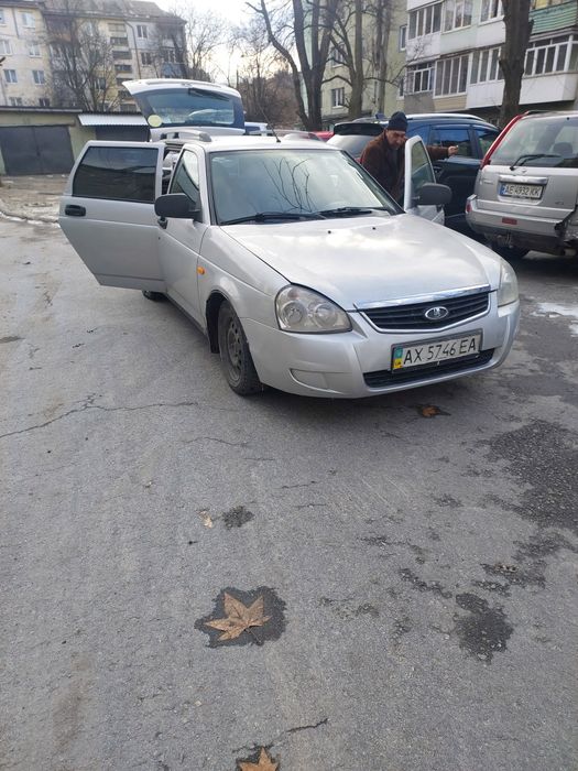 Продам приору бензин