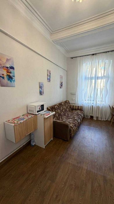 Продам комнату в коммуне в центре