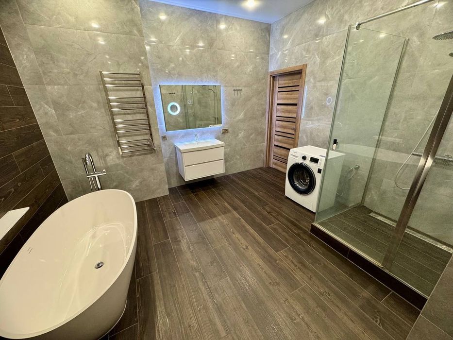 Продам 2 комнатную квартиру 81 м2  Центр ЖК  Дуэт