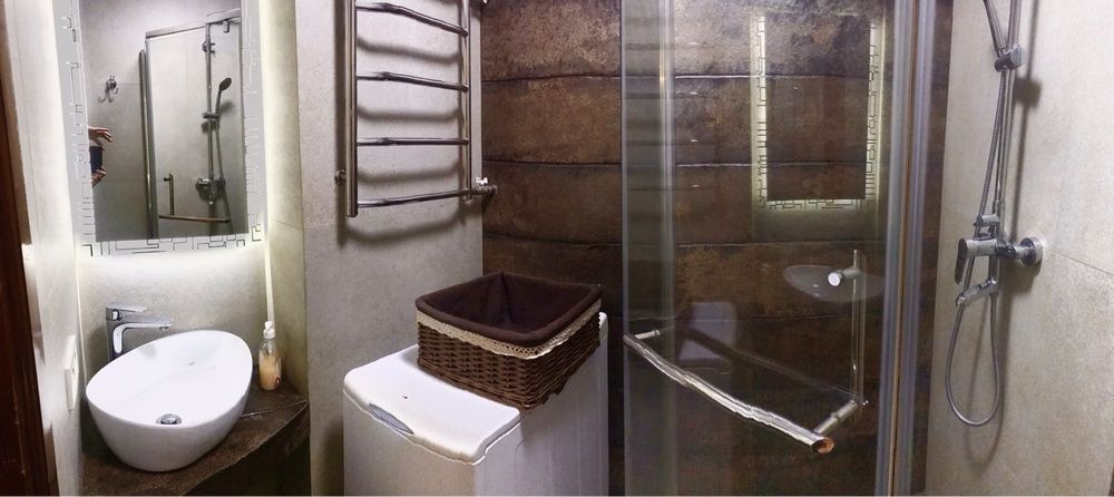 Своя 1 ком. посуточно , почасово . Русановка  ст.Левобережная 5 мин.