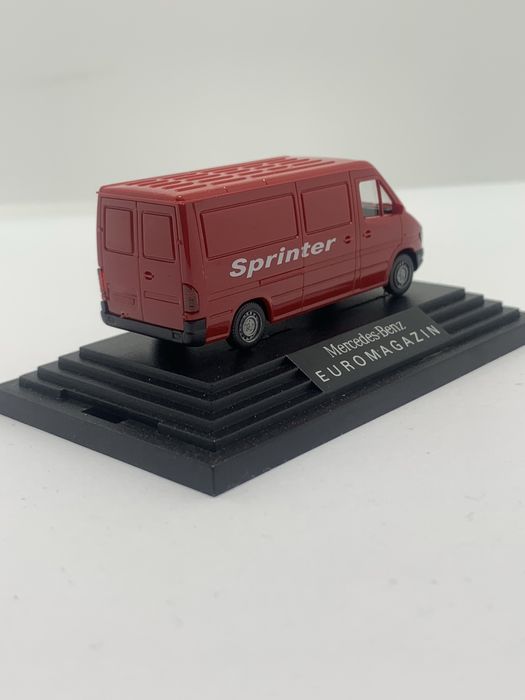 Mercedes Sprinter da Wiking escala 1/87