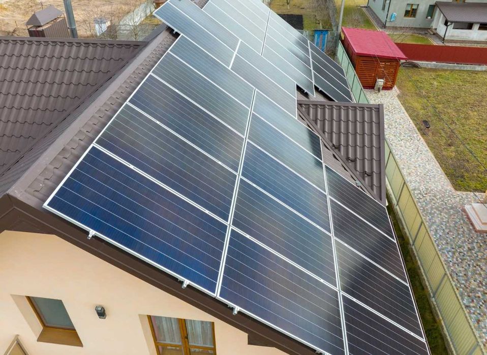 Установка сонячних панелей,  гібридних інверторів. Підключення, монтаж