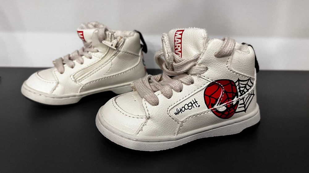 Buty adidasy dziecięce dla chłopca spider-men, wysokie Zara rozmiar 21