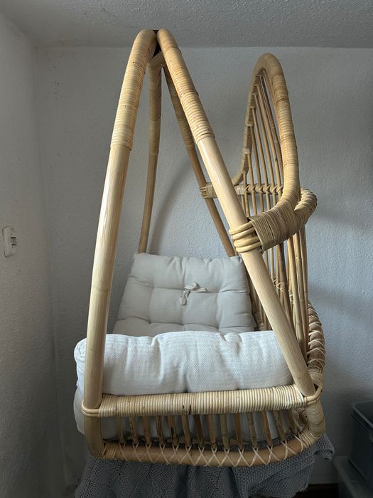 Fotel ratanowy bujany huśtawka