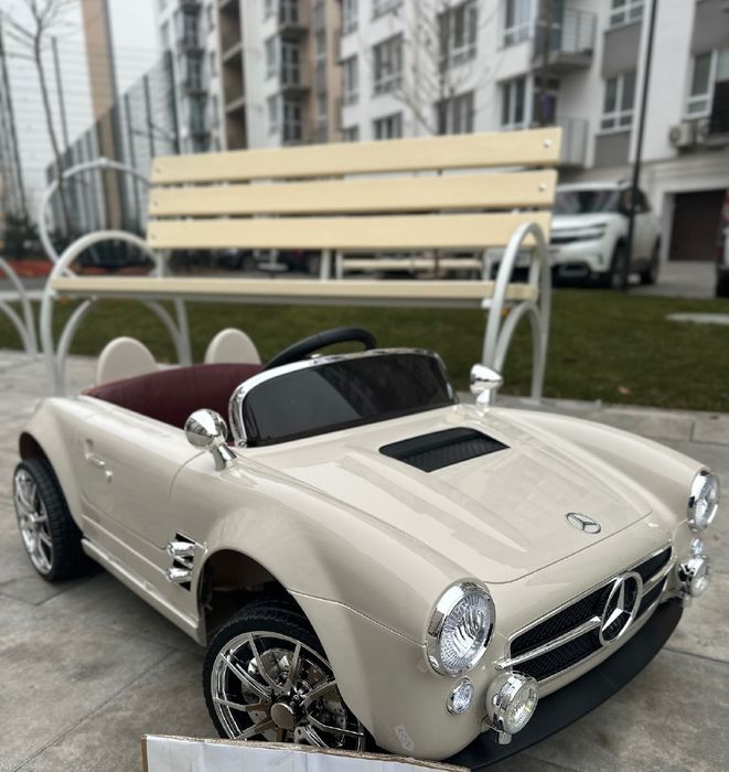 Детский электромобиль Мерседес Ретро на 4 мотора дитячий електромобіль