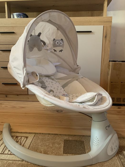 Укачивающий центр , шезлонг, заколисуючий центр momi