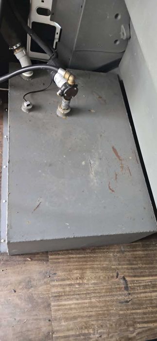 Zbiornik mobilny na olej napędowy o pojemności 250l