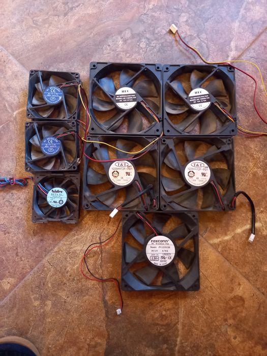8 wentylatorów  komputerowych 12cm/12 cm i 7,5/7,5