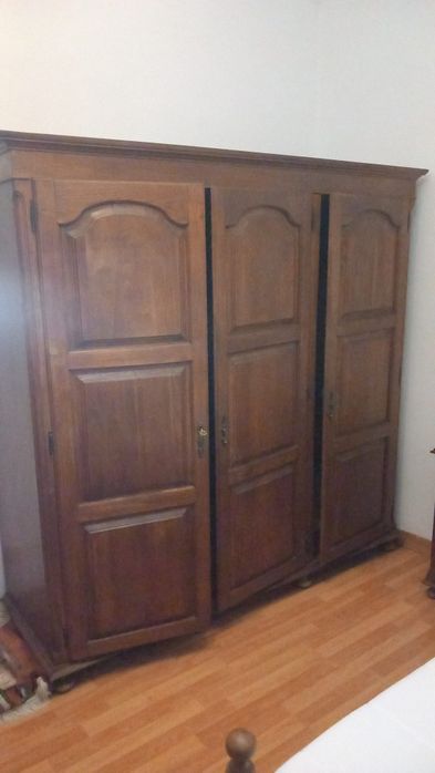 Mobília de quarto em madeira – conjunto completo