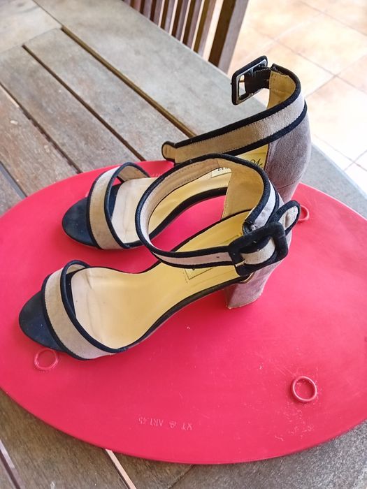 Sandálias de camurça