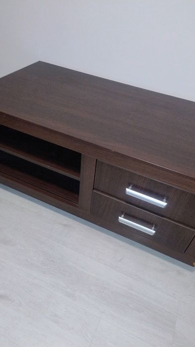 Stolik pod telewizor