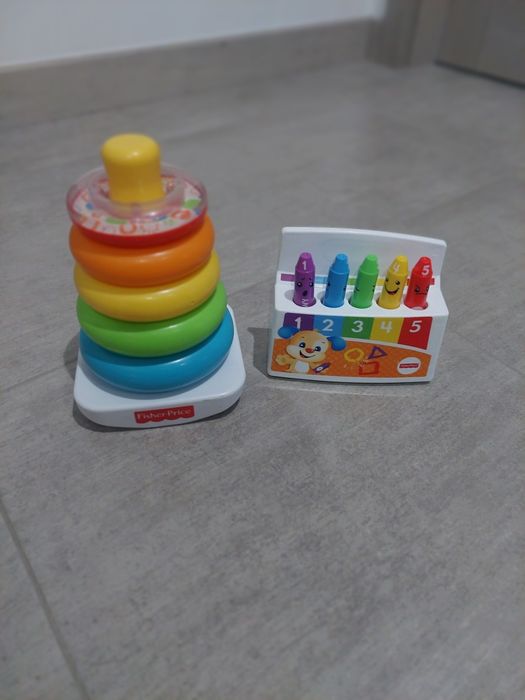Fisher Price Kredki edukacyjne plus Piramida