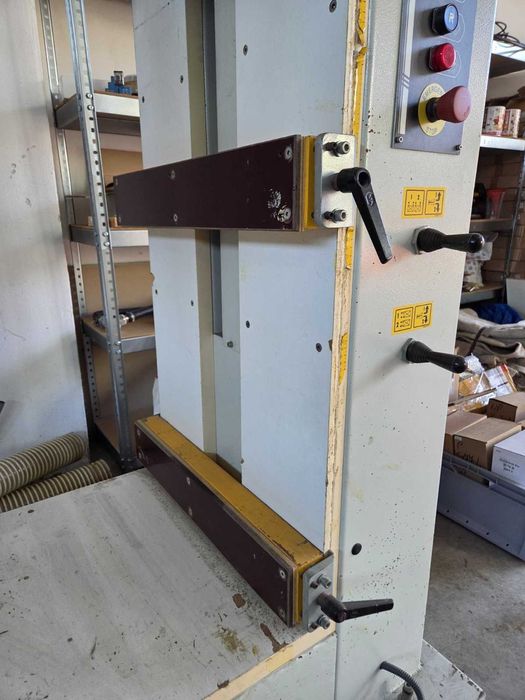 Prasa  do skrzyń meblowych Ramach