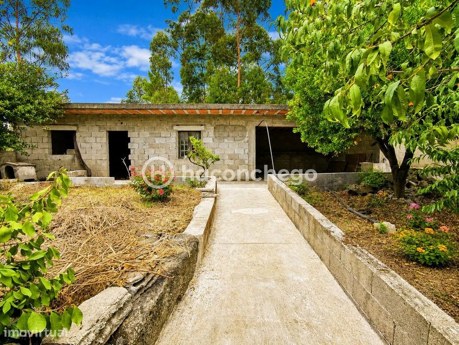 Moradia Rústica com 550 m² de terreno em Vila Cova, Barcelos