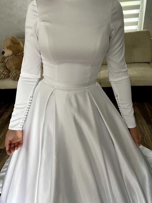 Шикарна весільна сукня