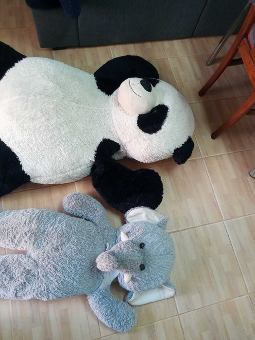 2 peluches grandes o panda mede 1.40 o elefante 90cm