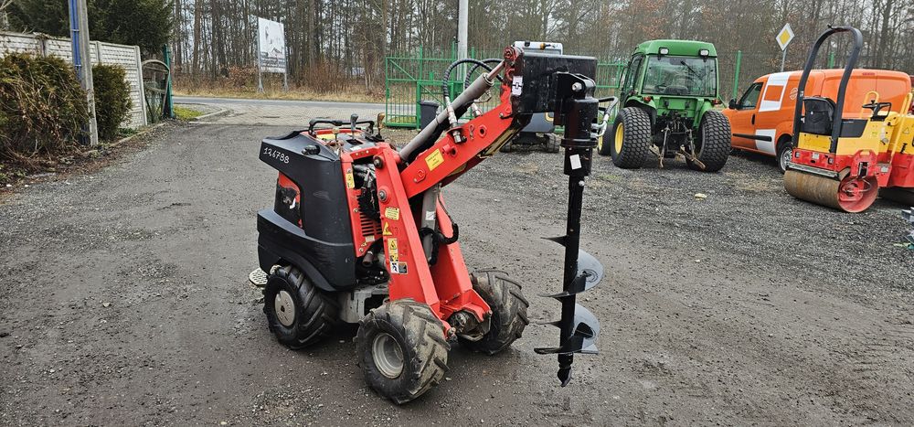 Mini ładowarka Ditch Witch Zahn R300 Koparka łańcuchowa wiertnica