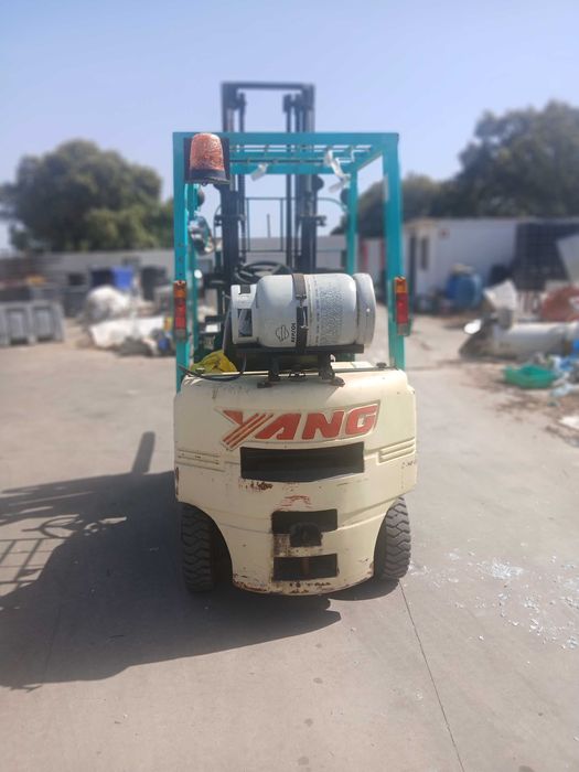 Vendo Empilhador YANG FG15 a GPL