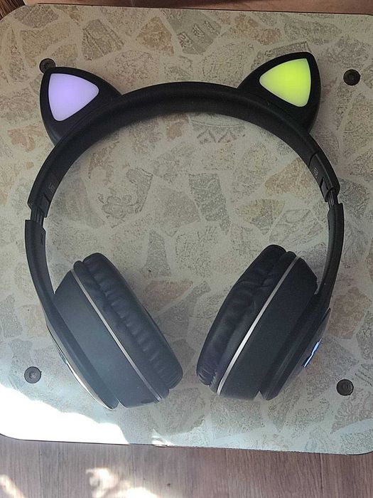 Продам наушники разные.