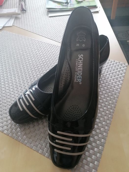 Buty damskie - lakierowane, czarne
