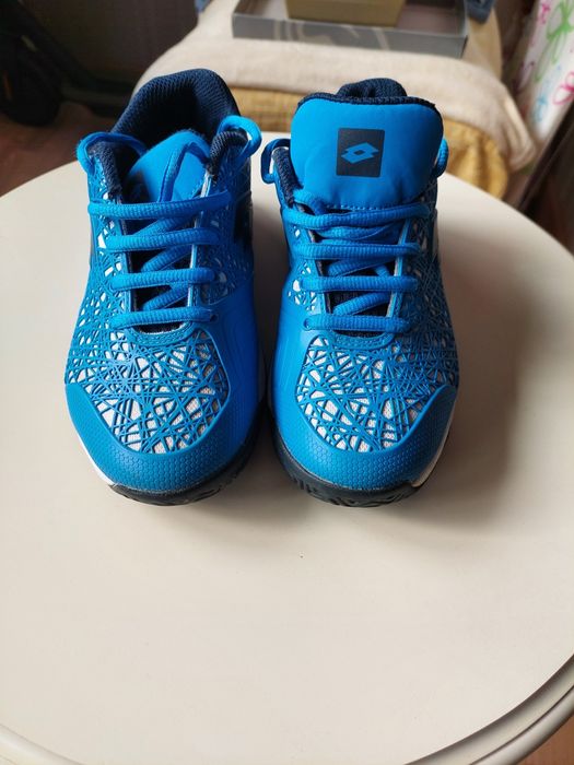 Кроссовки lotto.