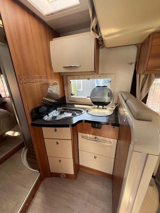 Autocaravana Perfilada Cama Central e Basculante