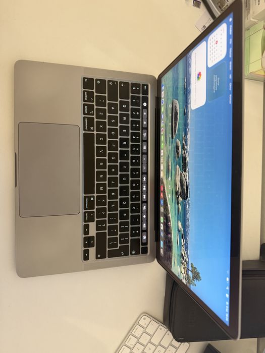 Macbook Pro 13 2020 Touch Bar i5/16/500gb