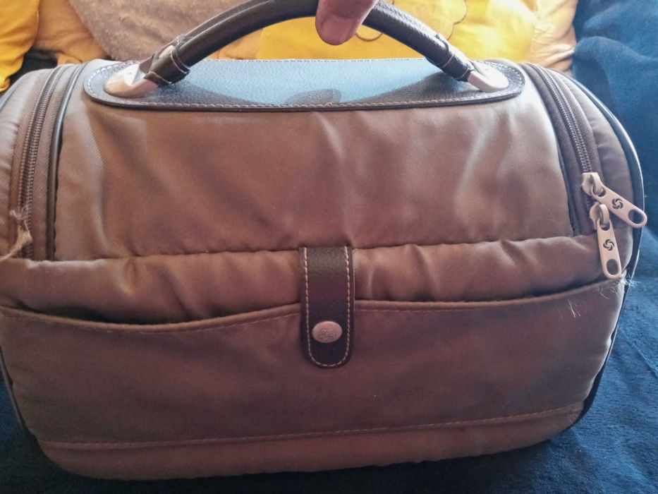 3 necessaires em bom estado