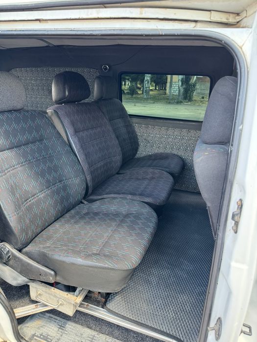 HYUNDAI H-1 2001 VIN KMJWVH7FP1U333398 фото оголошення 5 з 9