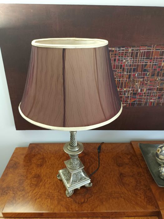 Invulgar Candeeiro de Mesa com Folha de Prata